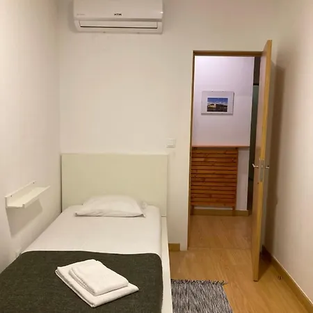 Entrecampos - Family With Terrace Daire